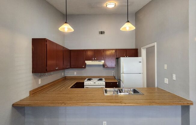 2 beds, 2 baths, $1,325