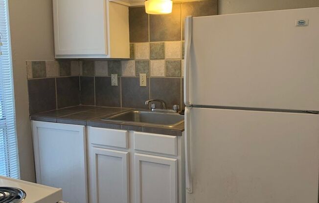 105 E 38th