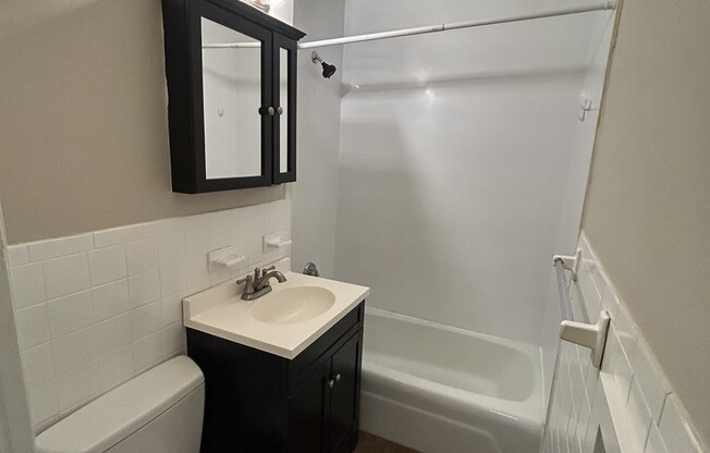 1 bed, 1 bath, 550 sqft, $1,800, Unit 34A