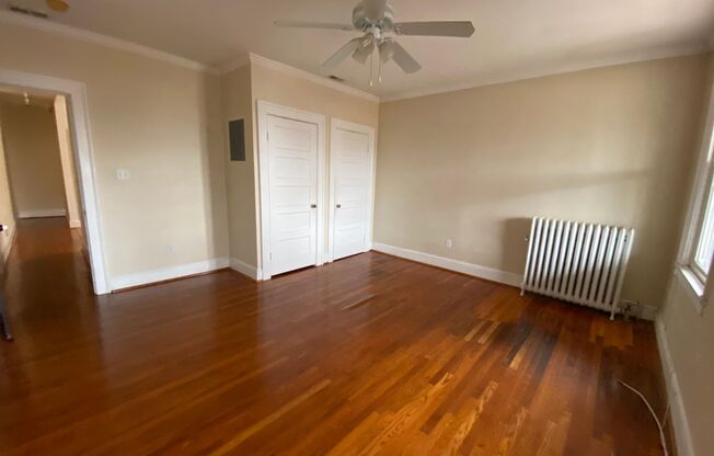 2 beds, 1 bath, 1,000 sqft, $1,750, Unit 3027 N. Calvert St. E6