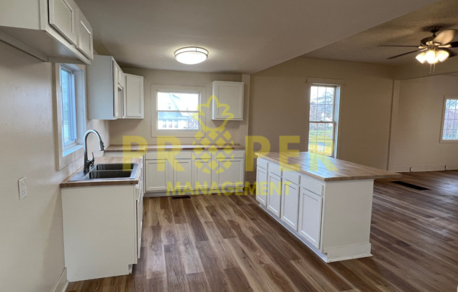 3 beds, 2 baths, $1,100