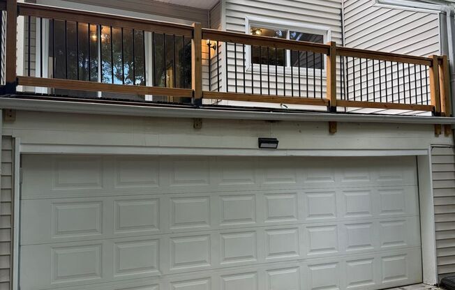 Centrally Located 2 BED/1.5 BATH TOWNHOME IN THE CENTER OF MIDTOWN - PRIME LOCATION