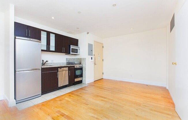 2 beds, 1 bath, $5,495, Unit 3G