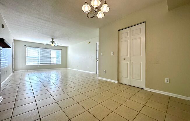 3 beds, 2 baths, $2,100, Unit Unit 375