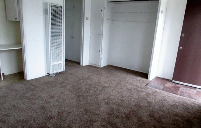 Studio, 1 bath, 350 sqft, $1,850, Unit 1028 S. Cleveland A