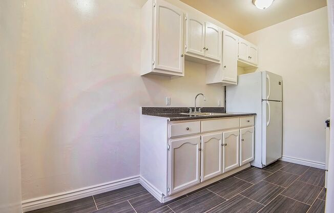 Studio, 1 bath, 450 sqft, $1,450, Unit 205