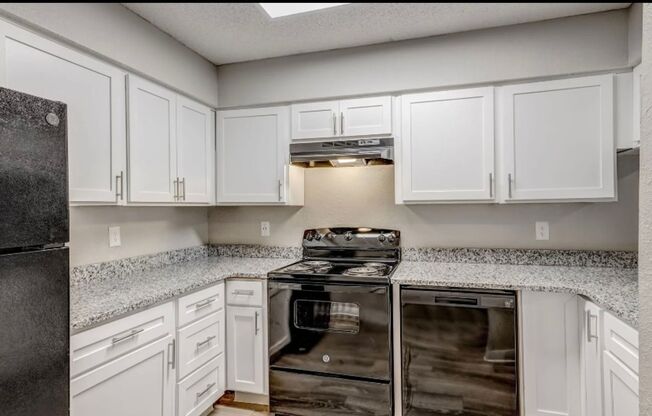1 bed, 1 bath, 605 sqft, $1,095, Unit 04