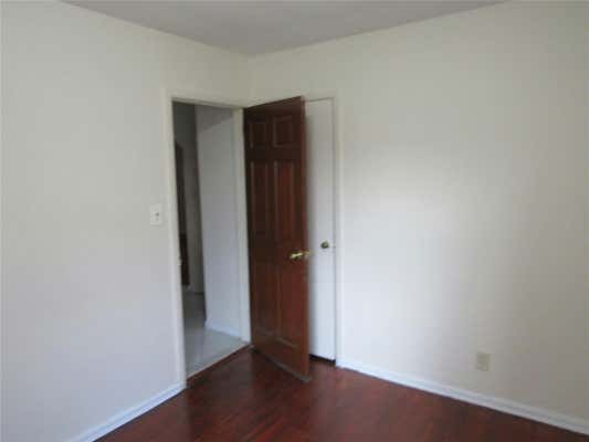 2 beds, 1 bath, 979 sqft, $2,500