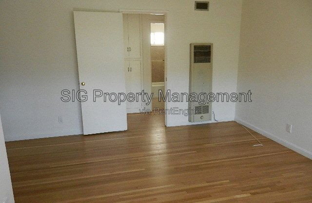 1702 W VICTORY BLVD 