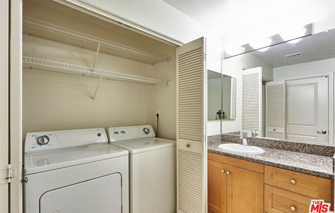 1 bed, 1 bath, 874 sqft, $2,600, Unit 333