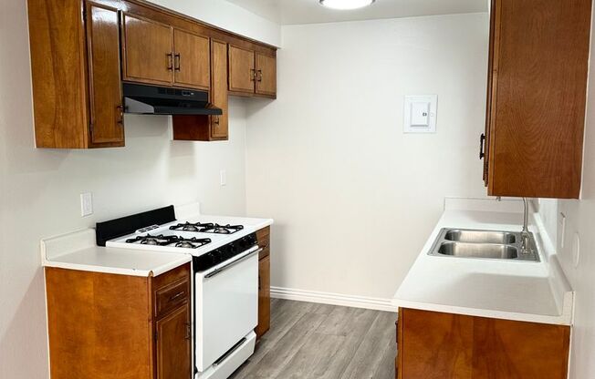 1 bed, 1 bath, 700 sqft, $2,100, Unit 02