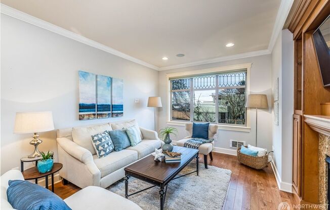 2bd/2.5ba Seattle Townhome