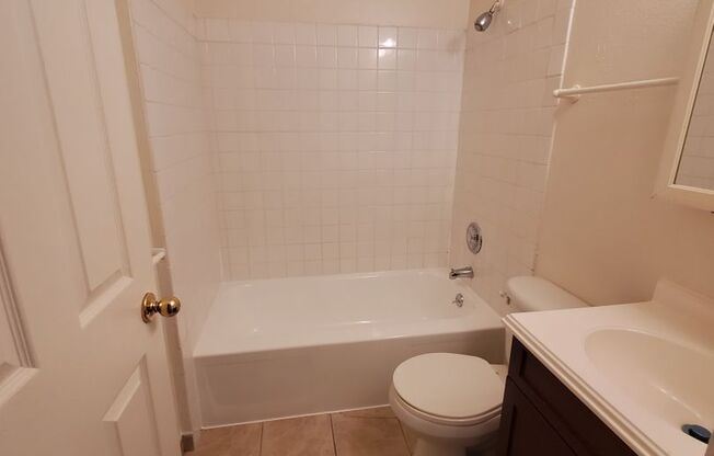 1 bed, 1 bath, 505 sqft, $1,075, Unit 18
