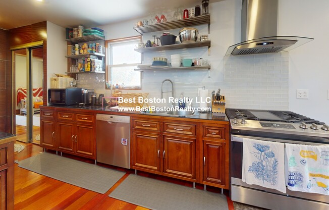 18 NASHUA ST