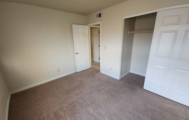 2 beds, 1 bath, $1,275