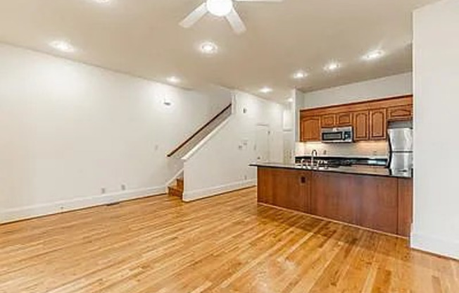 Beautiful 3bd 3bath home!