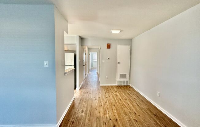 2 beds, 1 bath, $1,400, Unit 2nd Floor