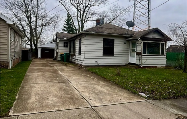 5733 LONGWOOD