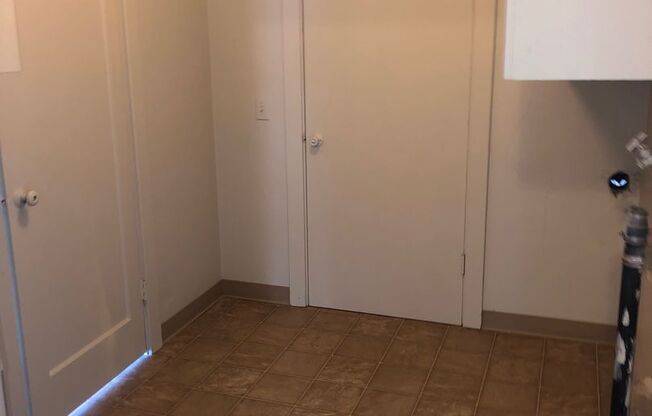 Campus 4 bedroom Available in December