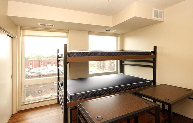 3 beds, 2 baths, 1,050 sqft, $2,500, Unit 302