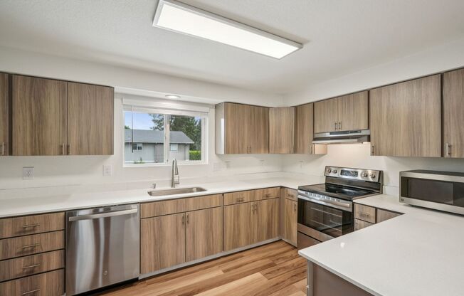 3 beds, 2 baths, 1,261 sqft, $2,249, Unit I-48