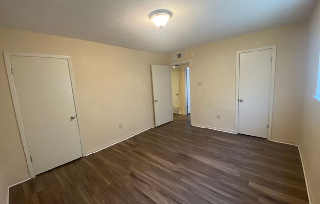 2 beds, 1 bath, 850 sqft, $1,325, Unit C02