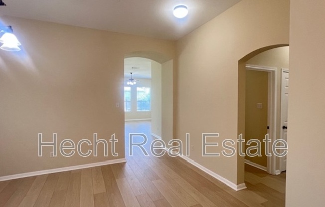 1712 BUSH COAT LN