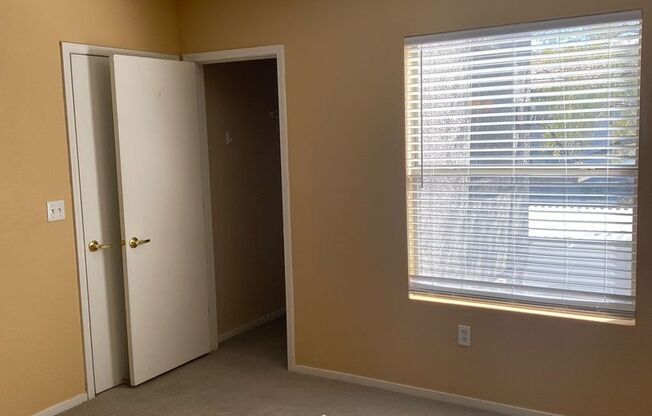 2 beds, 2 baths, $1,400