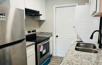 3 beds, 1 bath, 850 sqft, $895, Unit Unit 04