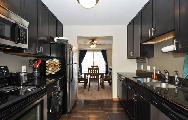 3 beds, 2 baths, 1,200 sqft, $2,195, Unit 14200C-R