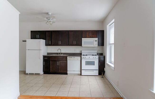 1 bed, 1 bath, 375 sqft, $1,365, Unit 4615-2L