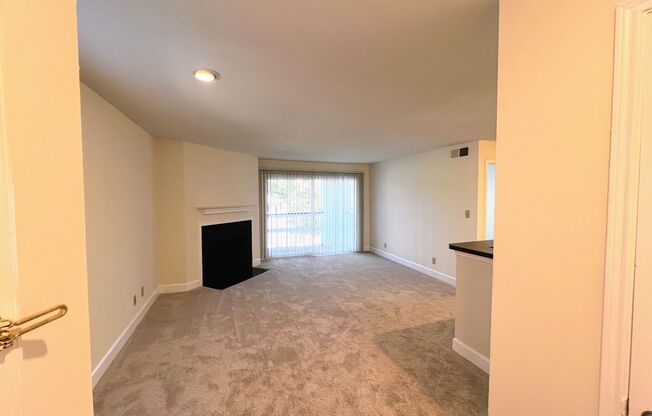 2 beds, 1 bath, 903 sqft, $1,825, Unit 822 #2B