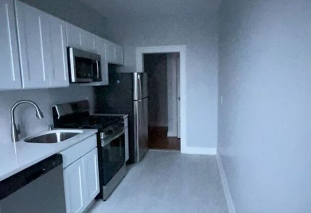 1 bed, 1 bath, $1,850, Unit A42