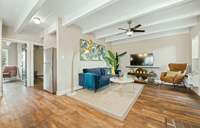 2 beds, 2 baths, 925 sqft, $2,295, Unit 206