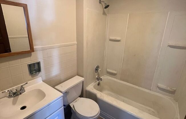 3 beds, 1 bath, $995