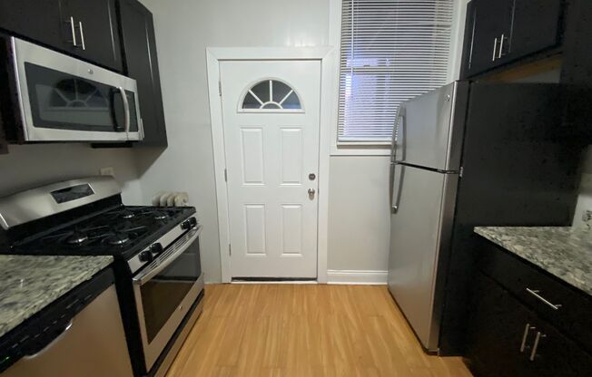 2 beds, 1 bath, $1,695, Unit 5632-2