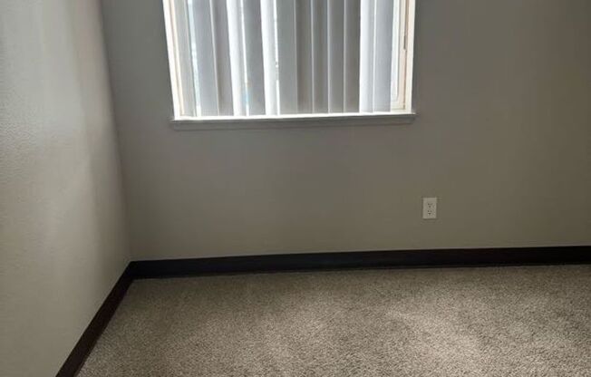 2 beds, 2 baths, 1,070 sqft, $1,595, Unit 12-104