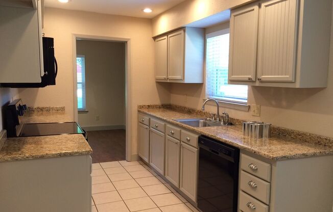 Move in Ready 3/2 Home in Frisco!