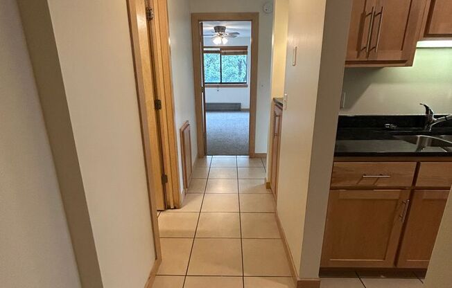 1 bed, 1 bath, 800 sqft, $1,395, Unit 301