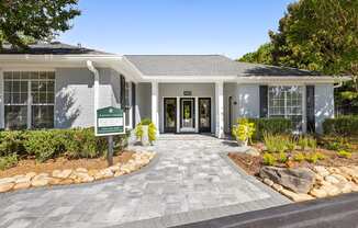 Welcome to Evergreen Lenox Park