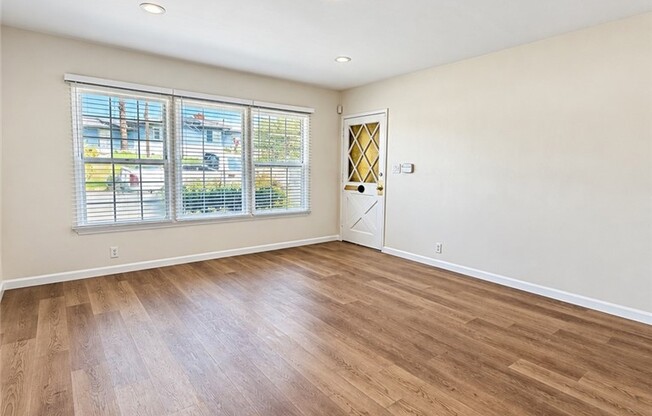 5200 W 57 ST