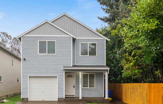 Beautiful 4bed/2.5bath - 1/2 OFF First months rent!