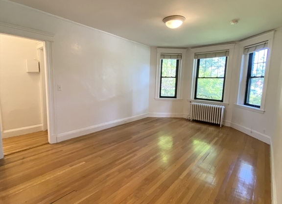 122 RIVERWAY