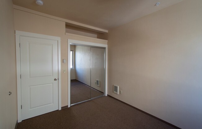 3 beds, 2 baths, 989 sqft, $2,325, Unit 27