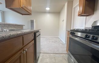 1 bed, 1 bath, $1,645, Unit 30