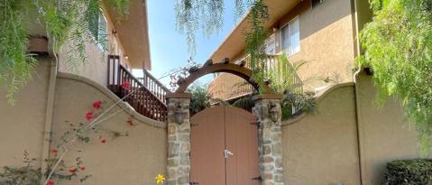 1207 DONAX AVE
