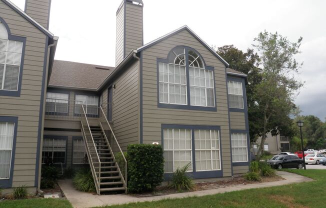 3 BEDROOMS W/2 FULL BATHS, 2nd FLOOR UNIT