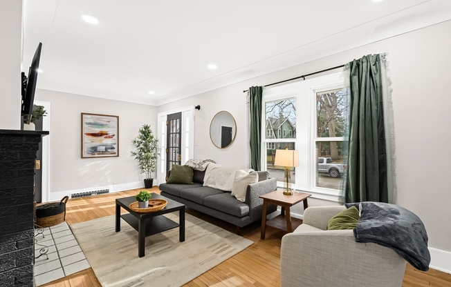 5 FAIRWOOD BLVD