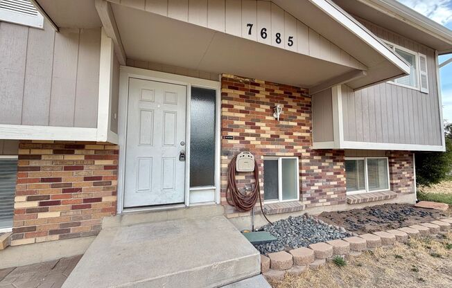 4 BEDROOM WEST JORDAN HOME | $2,295 | GARAGE + YARD + 2 LIVING AREAS
