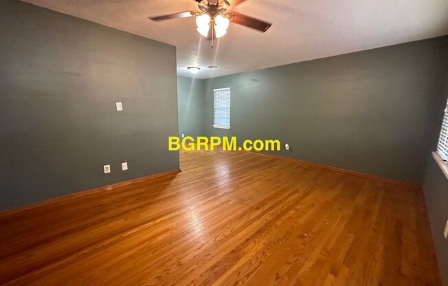 3 beds, 1 bath, $1,050